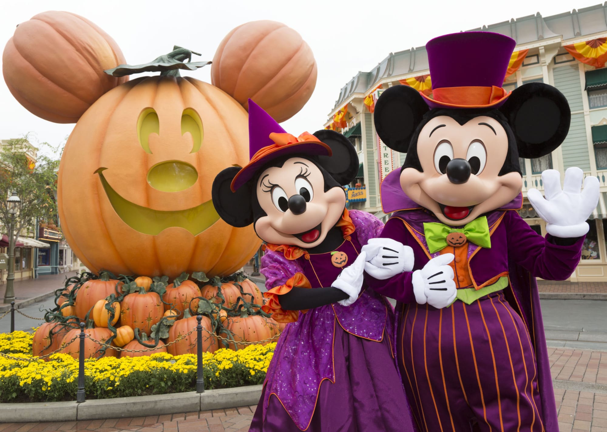 When does Halloween start at Disneyland? (2021)